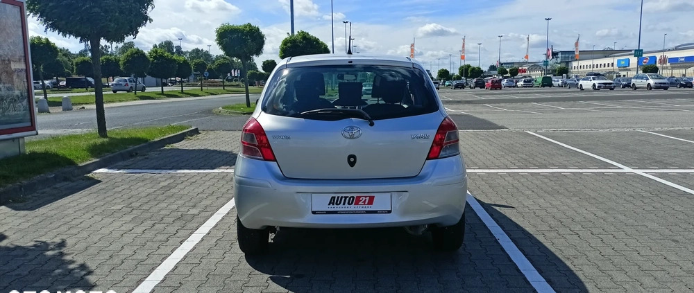 Toyota Yaris cena 22900 przebieg: 140649, rok produkcji 2011 z Międzyrzecz małe 466